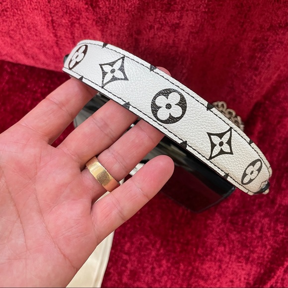 Louis Vuitton Twist - Picture 9 of 10